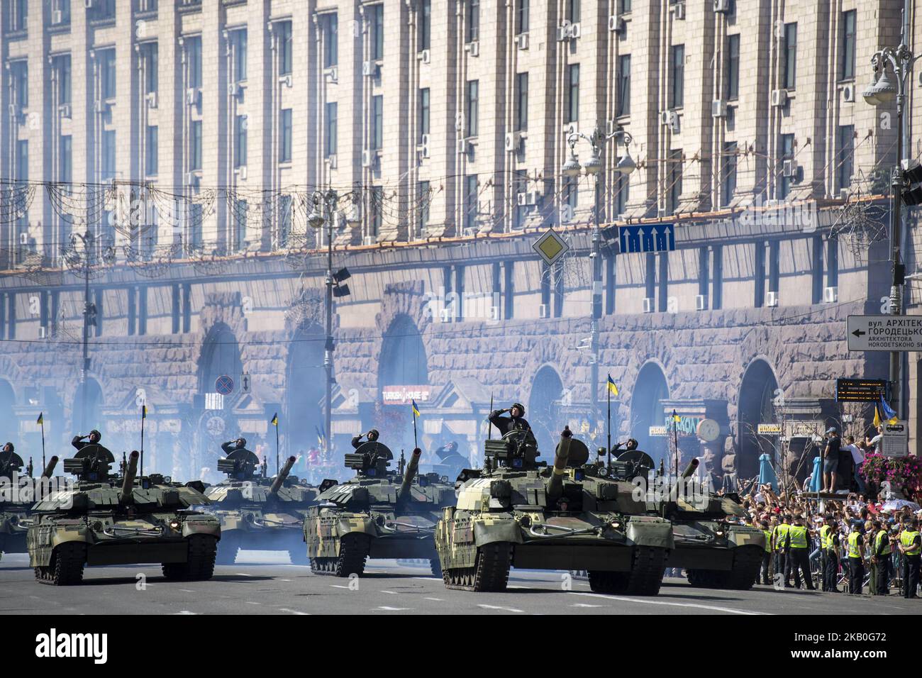 I carri armati ucraini partecipano a una parata che segna le celebrazioni del 'giorno dell'Indipendenza' in Piazza dell'Indipendenza di Kyiv, Ucraina, 24 agosto 2018 (Foto di Maxym Marusenko/NurPhoto) Foto Stock