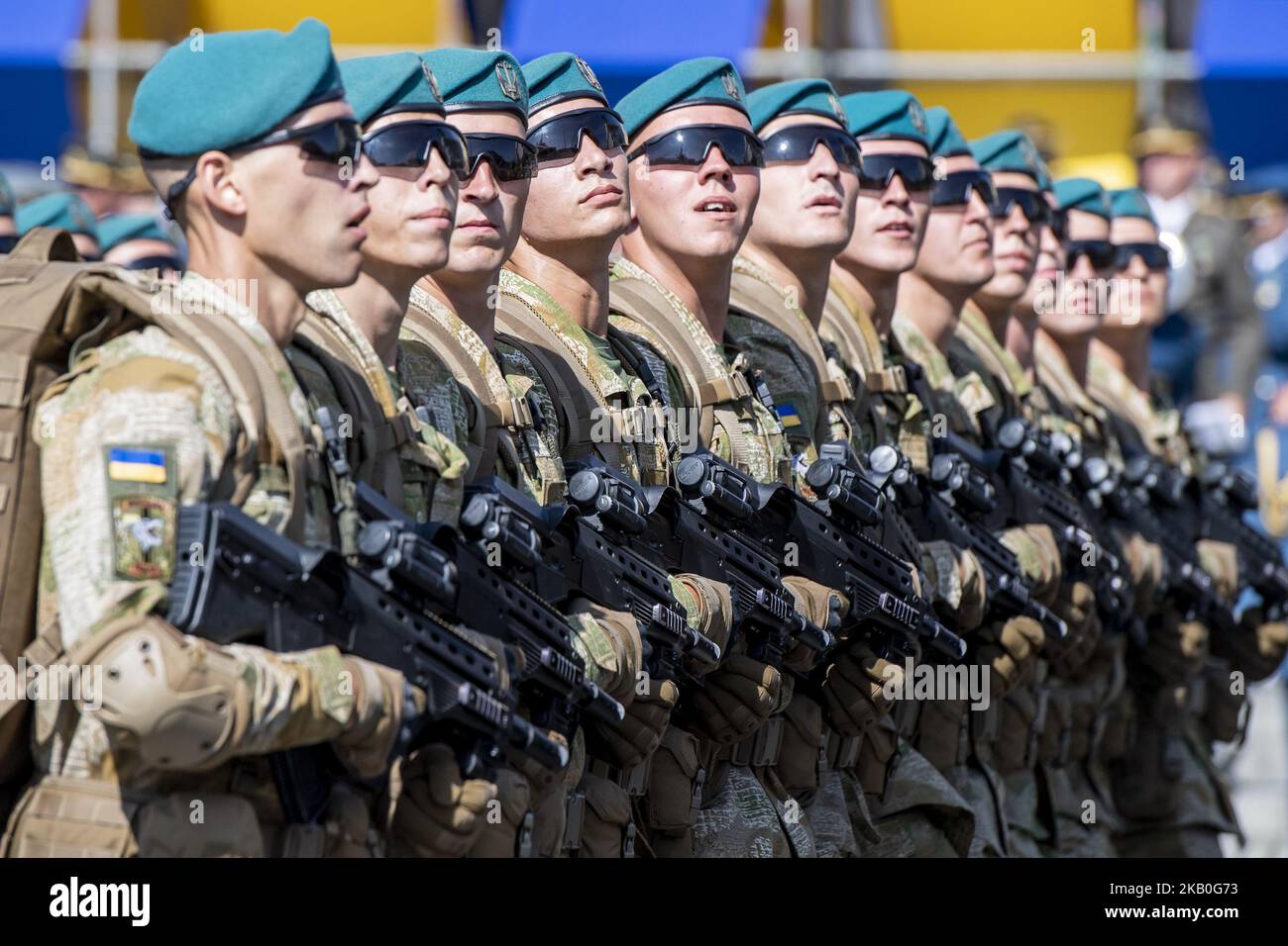i militari ucraini marciano durante una parata militare che segna la Giornata dell'Indipendenza dell'Ucraina a Kiev, Ucraina 24 agosto 2018. (Foto di Maxym Marusenko/NurPhoto) Foto Stock