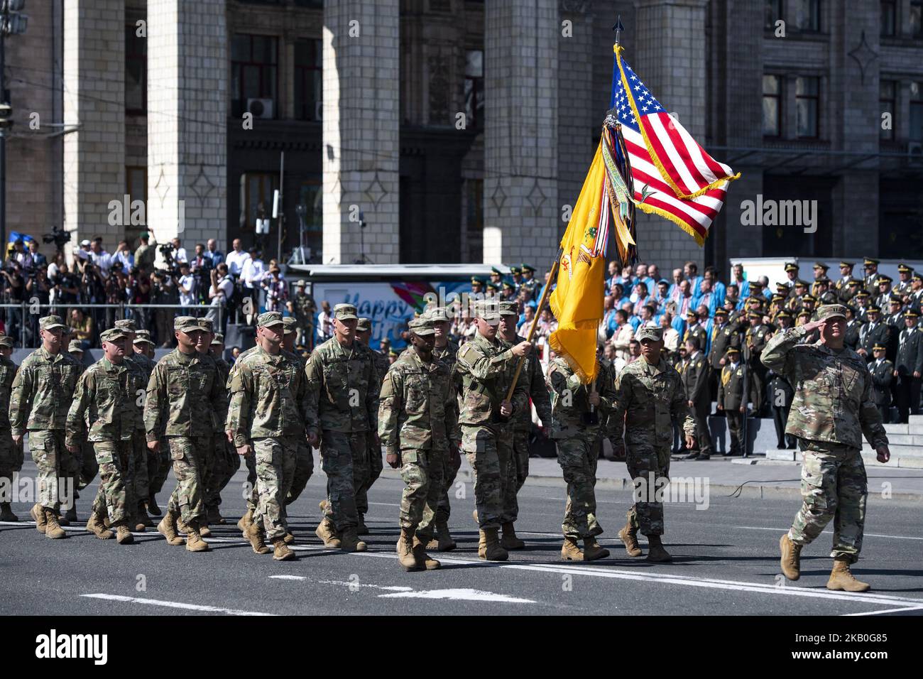 i militari dell'esercito americano marciano durante una parata militare che segna la Giornata dell'Indipendenza dell'Ucraina a Kiev, Ucraina 24 agosto 2018. (Foto di Maxym Marusenko/NurPhoto) Foto Stock