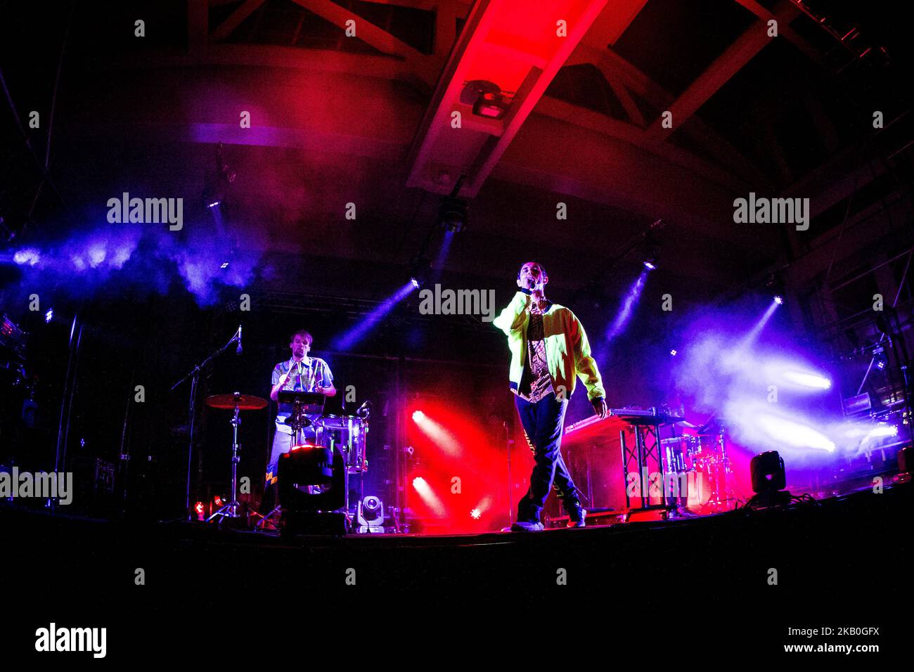 Il cantante e cantautore italiano Cosmo ha raffigurato sul palco in occasione dell'attuale Festival 2018 di Torino (Foto di Roberto Finizio/NurPhoto) Foto Stock