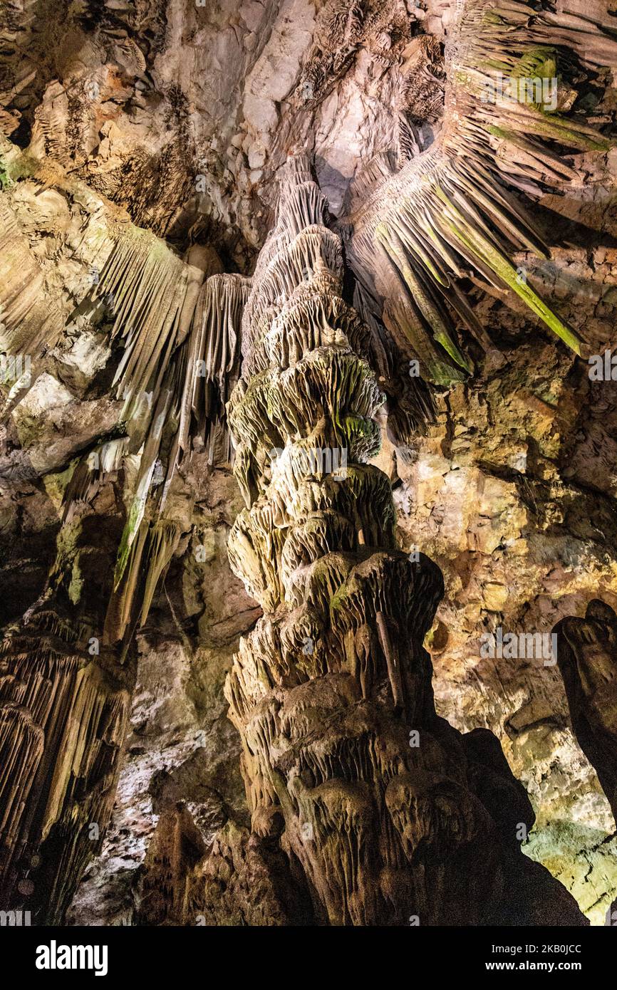 Interno Caverna di San Michele alla Rocca di Gibilterra, Upper Rock Nature Reserve, Gibilterra Foto Stock