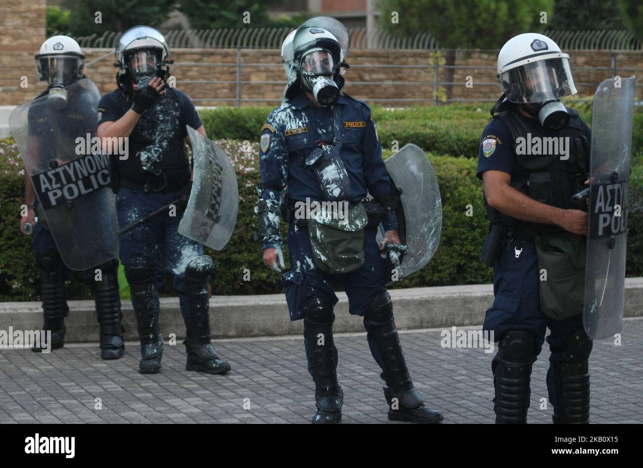 I gruppi nazionalisti si scontrano con la polizia durante una manifestazione contro l'accordo raggiunto dalla Grecia e dalla Macedonia, a Salonicco (Grecia) il 8 settembre 2018. (Foto di Grigoris Siamidis/NurPhoto) Foto Stock