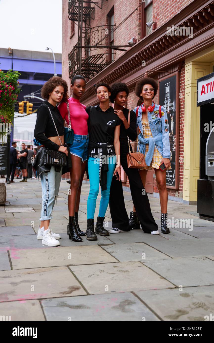 Model partecipa al Michael Kors show alla New York Fashion Week, a New York City, USA, il 11 settembre 2018. Backstage (Foto di Oleg Chebotarev/NurPhoto) Foto Stock