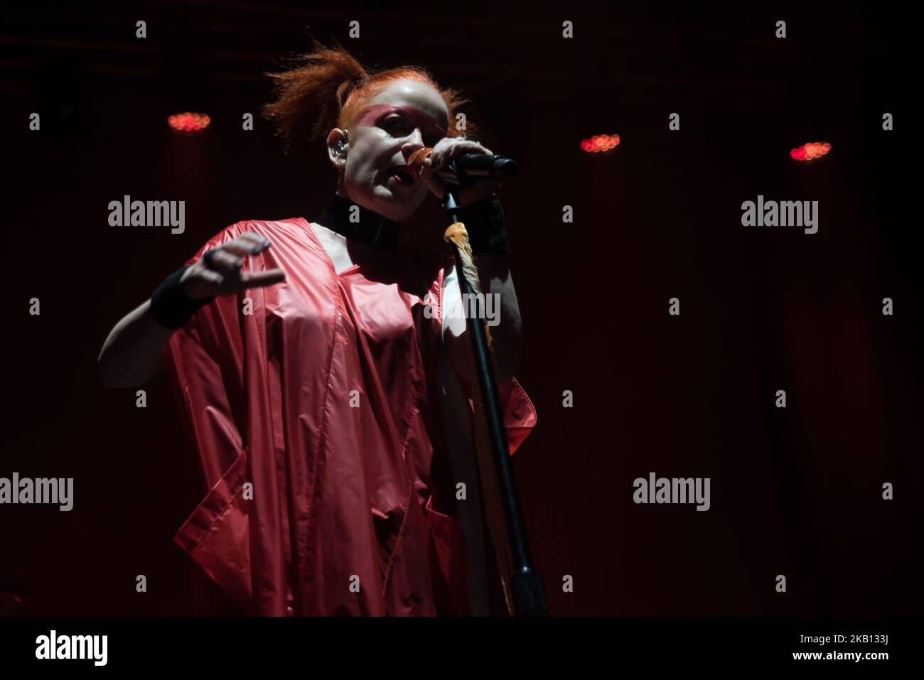 Shirley Manson of Garbage suona alla Brixton Academy il 14 settembre 2018 a Londra, Inghilterra. La band è composta dal musicista scozzese Shirley Manson (voce, chitarra) e dai musicisti americani Duke Erikson (chitarra, tastiere), Steve Marker (chitarra) e Butch Vig (percussioni). (Foto di Alberto Pezzali/NurPhoto) Foto Stock