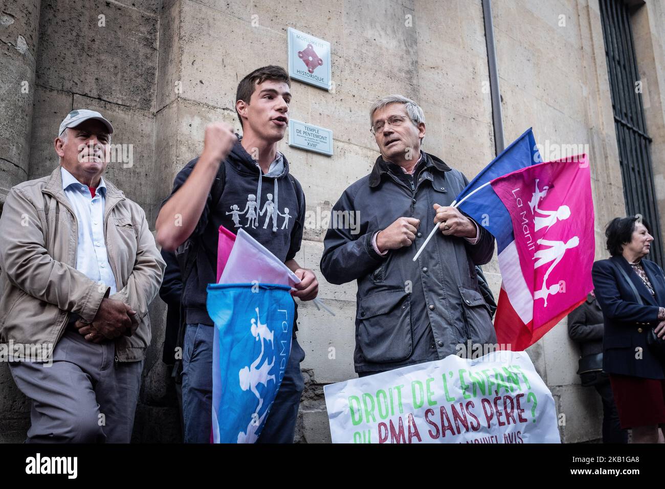 Dimostrazione di la Manif pour tous che chiede una reazione dinanzi al Comitato consultivo nazionale per l'etica (CCNE) in seguito alla pubblicazione di un nuovo parere in vista della revisione della legge sulla bioetica. Il 25 settembre 2018 a Parigi, Francia. (Foto di Olivier Donnars/NurPhoto) Foto Stock