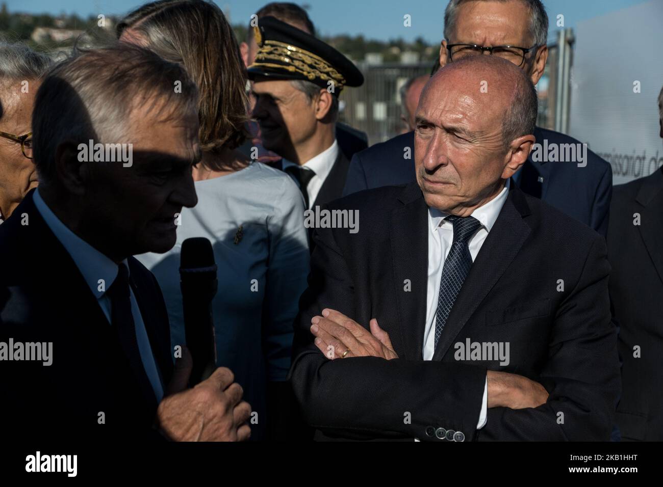 Il Ministro degli interni Gérard Collomb pone le fondamenta della futura stazione di polizia a Bourgoin Jallieu, Francia, il 28 settembre 2018. (Foto di Nicolas Liponne/NurPhoto) Foto Stock