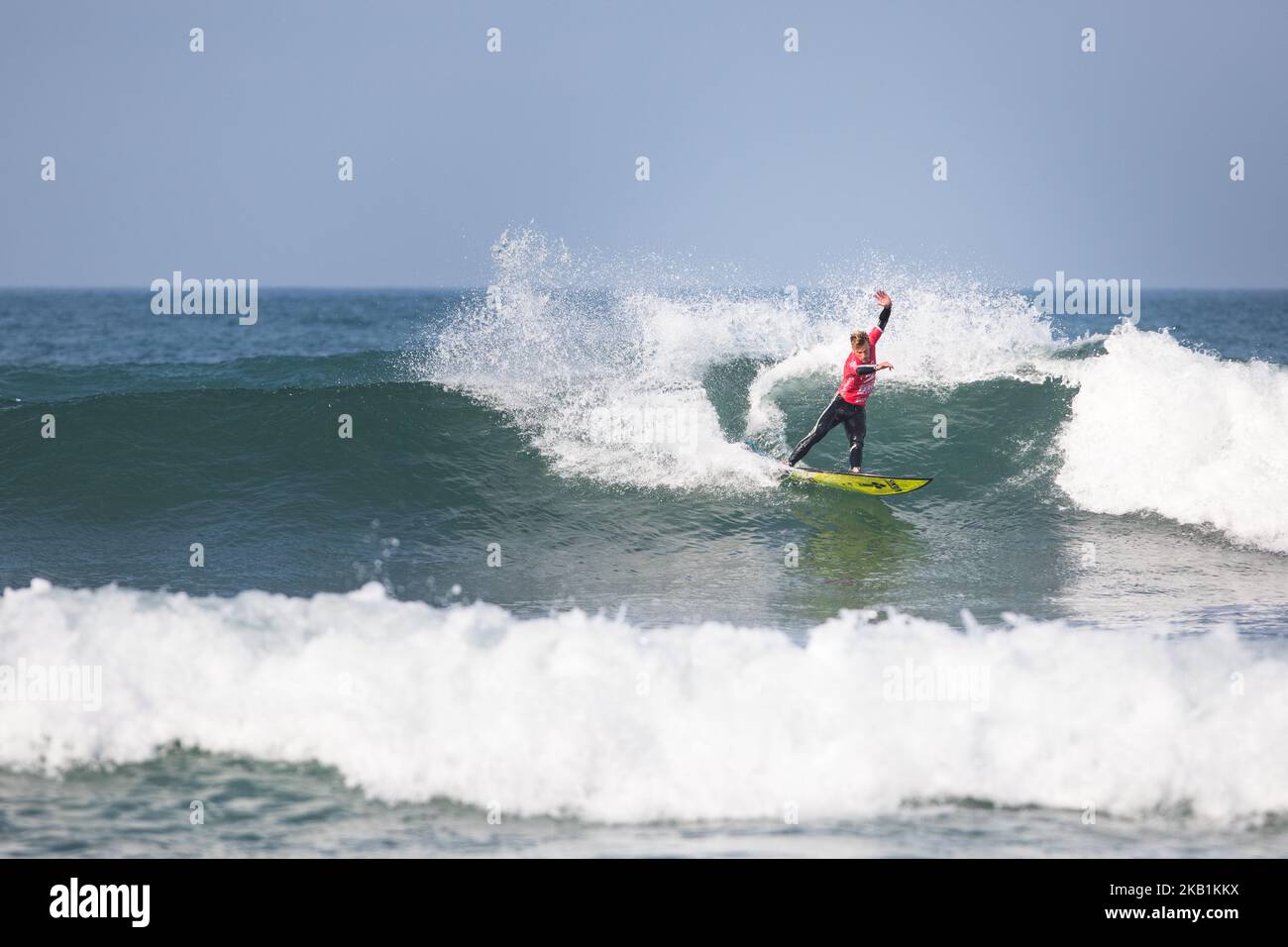 Il surfista americano, Patrick Gudauskas, in onda. Alcuni dei migliori surfisti del mondo sono arrivati a Ribeira D'Ilhas, Portogallo, il 29 settembre 2018 davanti all'EDP Billabong Pro Ericeira. Uno dei soli cinque eventi QS10.000, l'EDP Billabong Pro Ericeira di quest'anno ospiterà 18 dei migliori surfisti del mondo insieme ad alcuni dei talenti emergenti che il tour QS vede competere per tutto l'anno. (Foto di Henrique Casinhas/NurPhoto) Foto Stock