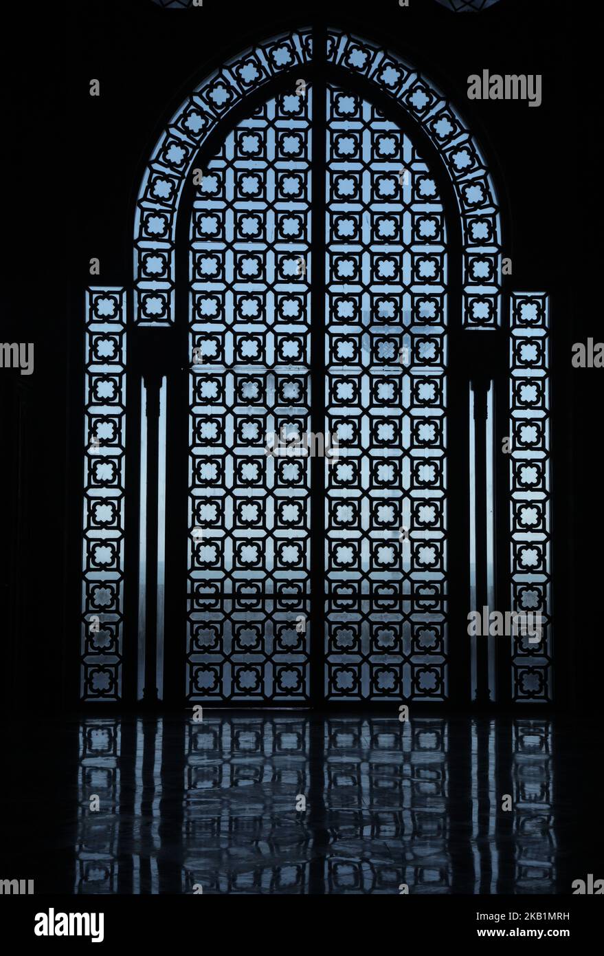 Interno della Moschea Hassan II nella città di Casablanca, Marocco, Africa. La Moschea di Hassan II è la più grande moschea del Marocco e la 7th più grande al mondo. (Foto di Creative Touch Imaging Ltd./NurPhoto) Foto Stock