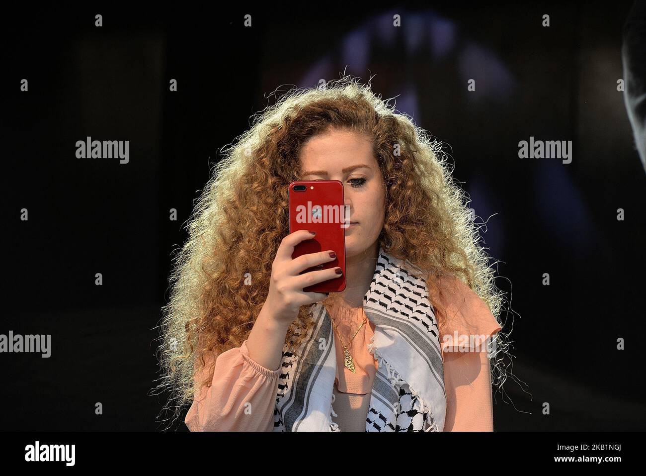 Ahed Tamimi a Madrid il 29th settembre 2018. Ha preso parte al FiestaPCE18 ad un grande atto di solidarietà con il popolo palestinese. (Foto di Juan Carlos Lucas/NurPhoto) Foto Stock