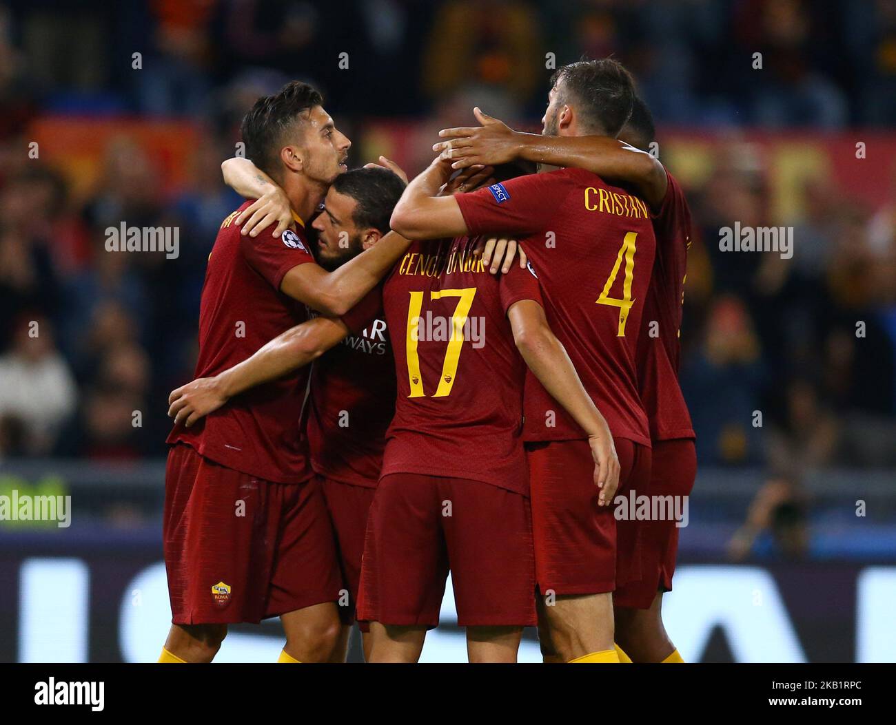 AS Roma / Viktoria Plzen : UEFA Champions League Group G Cengiz Under of Roma festeggia con i compagni di squadra allo Stadio Olimpico di Roma il 2 ottobre 2018. (Foto di Matteo Ciambelli/NurPhoto) Foto Stock