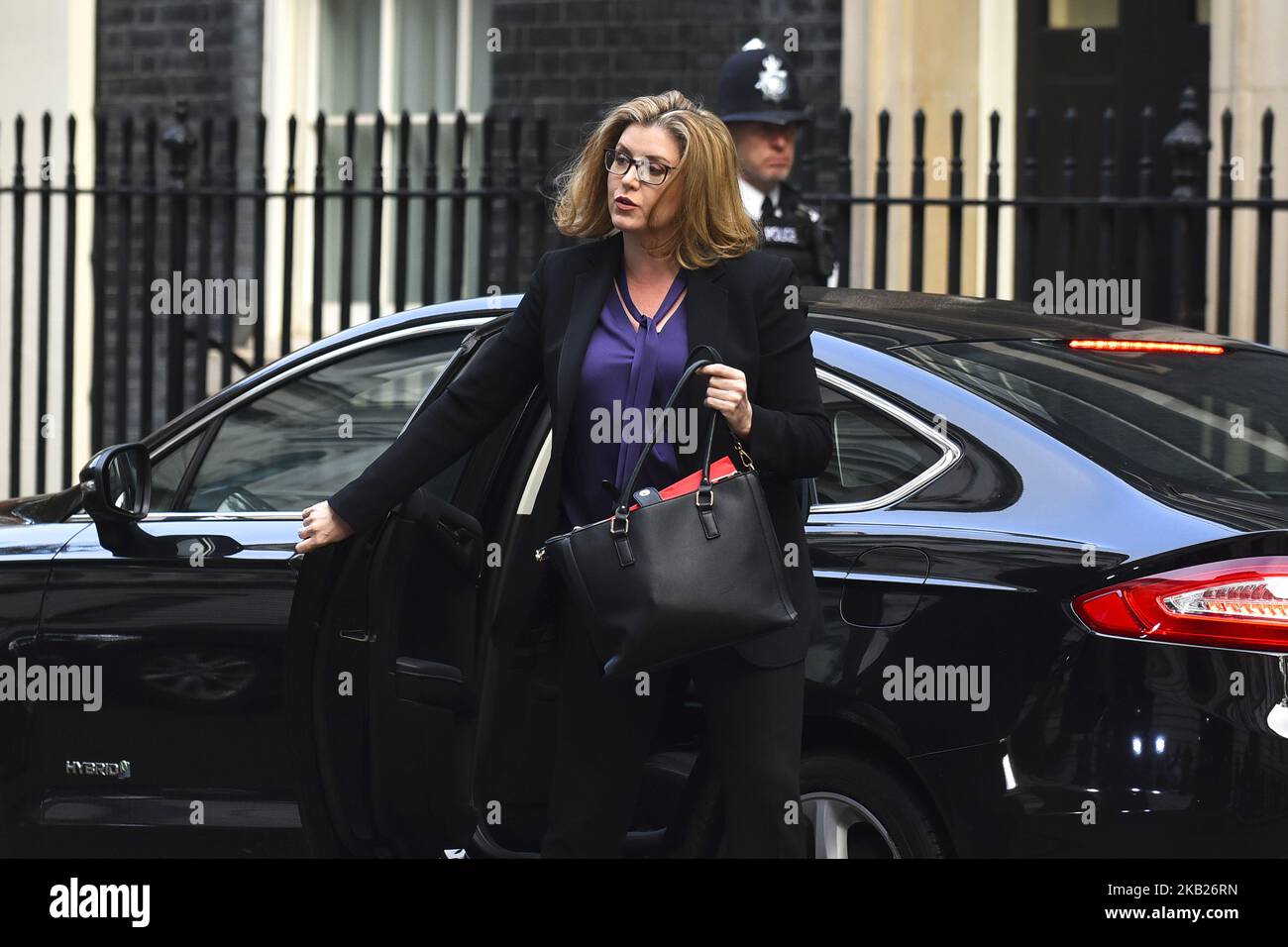 Penny Mordaunt, segretario per lo sviluppo internazionale del Regno Unito, arriva per una riunione settimanale dei ministri del gabinetto al numero 10 di Downing Street a Londra il 16 ottobre 2018. Il primo ministro britannico Theresa May ha dato un tono conciliante sulla Brexit un giorno dopo lo sciento dei negoziati, poiché si è unita alla sua controparte francese nel chiedere che prevalgano le fredde teste. (Foto di Alberto Pezzali/NurPhoto) Foto Stock