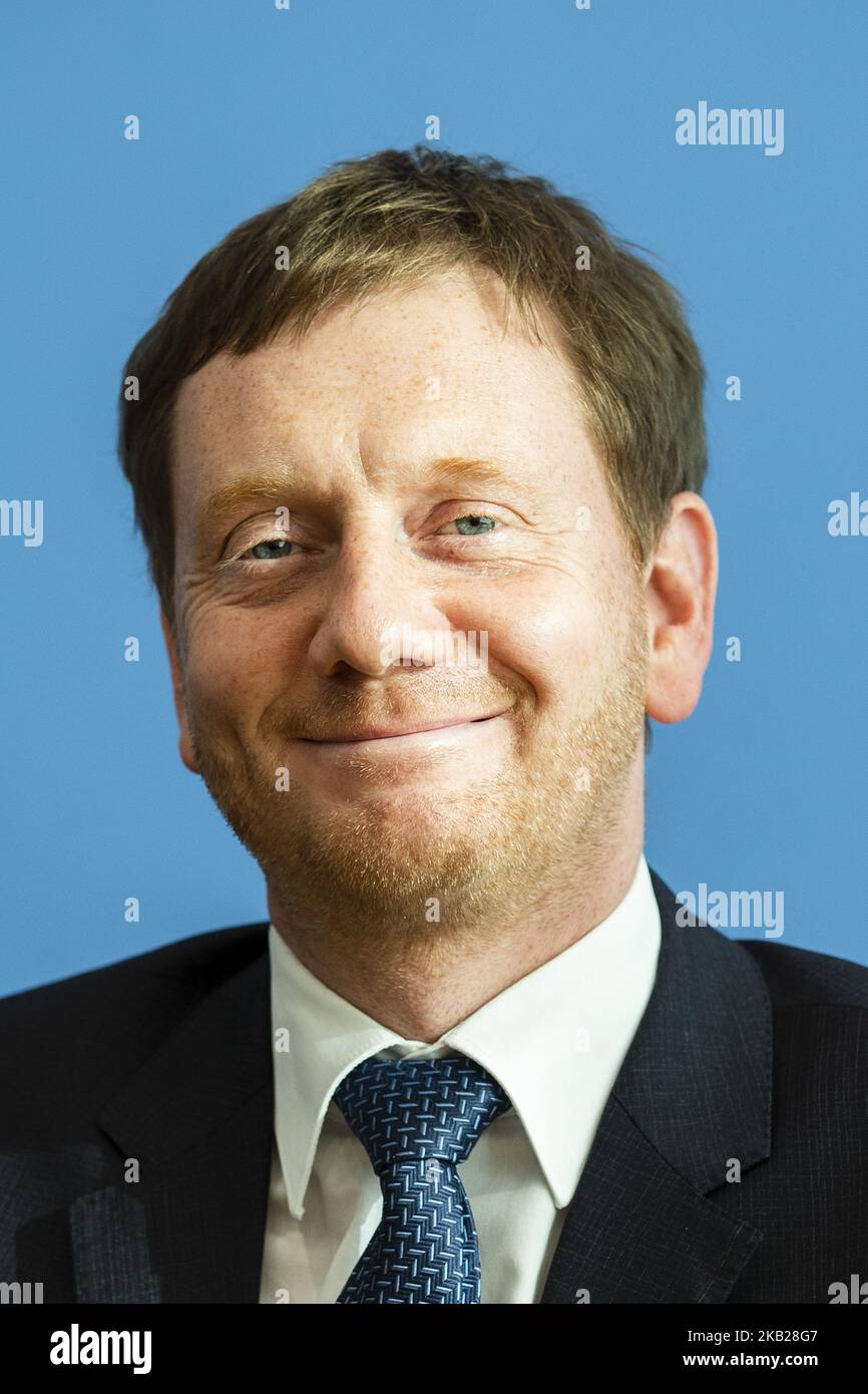 I primi Ministri della Sassonia Michael Kretschmer sono illustrati nel corso di una conferenza stampa sulle aspettative sul lavoro della commissione governativa "crescita, cambiamenti strutturali e occupazione" alla Bundespresekonferenz di Berlino il 19 ottobre 2018. (Foto di Emmanuele Contini/NurPhoto) Foto Stock