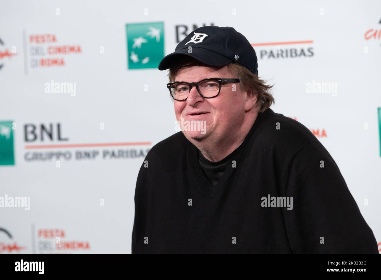 Il regista americano Michael Moore partecipa a una fotocall durante il 13th° Festival del Cinema di Roma all'Auditorium Parco della Musica, il 20 ottobre 2018 a Roma. (Foto di Mauro Fagiani/NurPhoto) Foto Stock