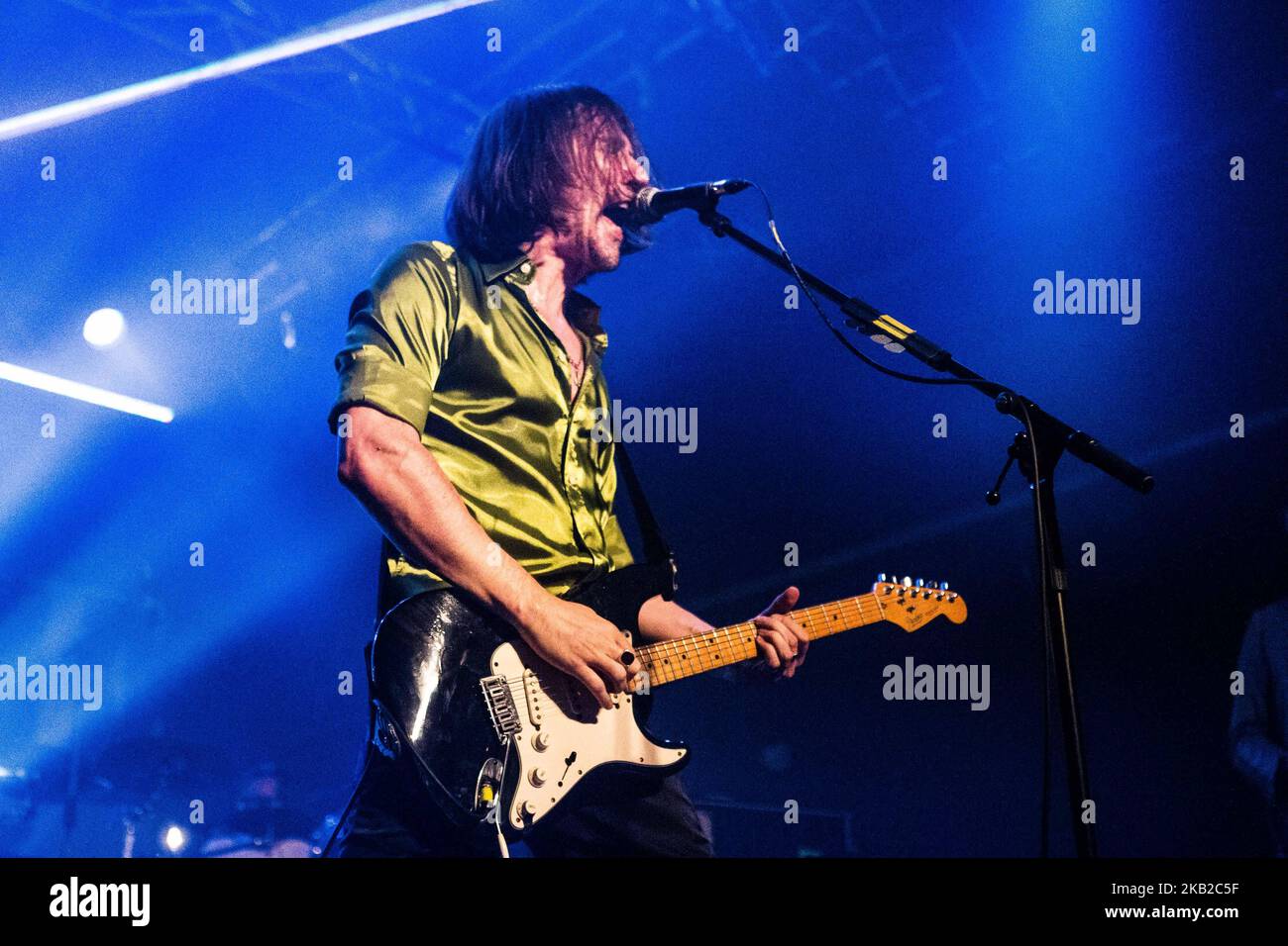 Cristiano Godano della band italiana indie rock Marlene Kuntz che si esibisce dal vivo presso i magazzini generali di Milano (Photo by Roberto Finizio/NurPhoto) Foto Stock