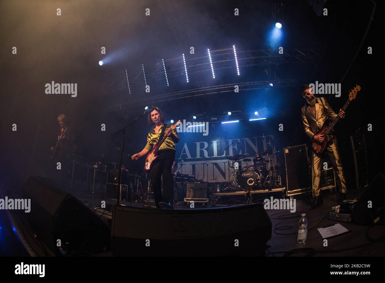 La band indie rock italiana Marlene Kuntz che si esibisce dal vivo presso i magazzini generali di Milano (Foto di Roberto Finizio/NurPhoto) Foto Stock