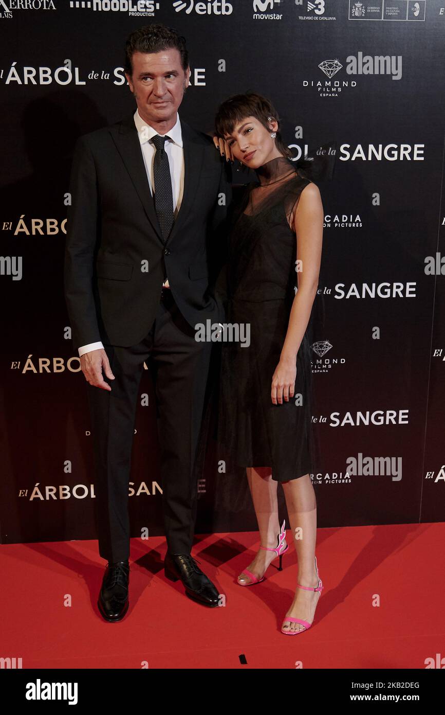 Julio Medem e Ursula Corbero sono presenti alla fotocall del film "El arbol de la sangre" al Capitol Cinema di Madrid, Spagna, il 24 ottobre 2018. (Foto di Gabriel Maseda/NurPhoto) Foto Stock