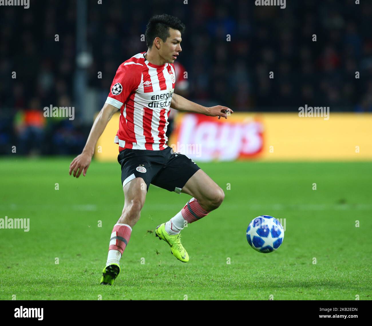 Eindhoven, Paesi Bassi. Ottobre 24. 2018 Hirving Lozano del PSV Eindhoven durante la partita di UEFA Champion League Group B tra PSV Eindhoven e Tottenham Hotspur allo stadio Phillips di Eindhoven, Paesi Bassi, il 24 ottobre 2018. (Foto di Action Foto Sport/NurPhoto) Foto Stock