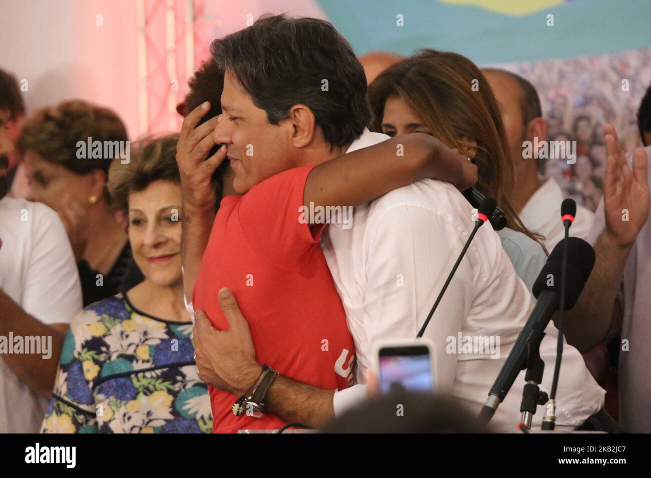 Il candidato sconfitto nelle elezioni presidenziali del Brasile, Fernando Haddad, fa il discorso dopo il completamento dei sondaggi, a São Paulo. Ottobre 28, 2018. (Foto di Fabio Vieira/FotoRua/NurPhoto) Foto Stock