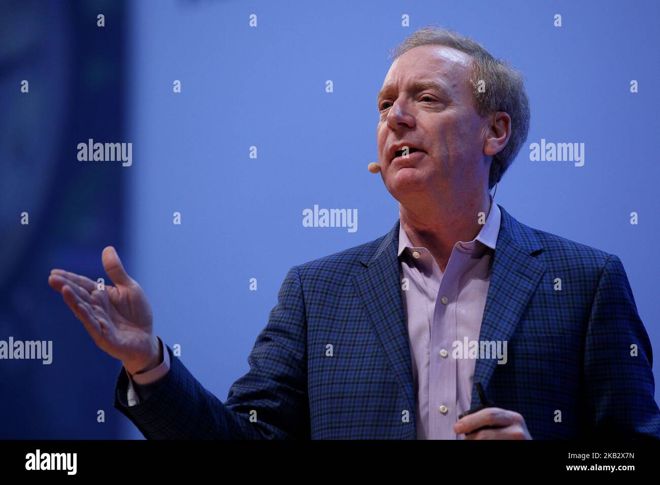 Il presidente della Microsoft Corporation Brad Smith parla durante il Web Summit 2018 a Lisbona, Portogallo, il 7 novembre 2018. ( Foto di Pedro Fiúza/NurPhoto) Foto Stock