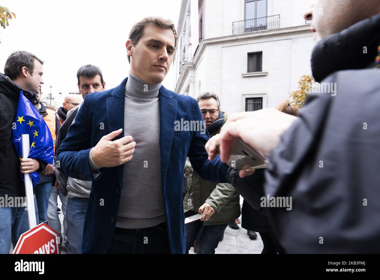 Il presidente di Ciudadanos (cs), ALBERT RIVERA partecipa al rally di 'España Ciudadana' sotto lo slogan ''STOP Sánchez, non i pardoni, elezioni adesso'' il 24 novembre 2018 a Madrid, Spagna (Foto di Oscar Gonzalez/NurPhoto) Foto Stock