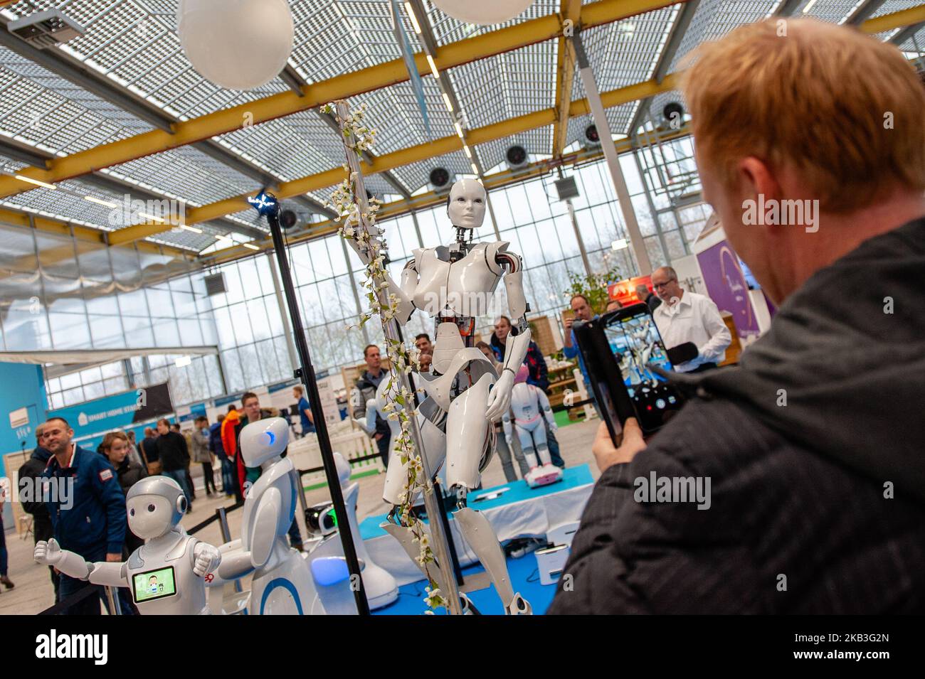 I robot unici di Smartrobot.Solutions, tra cui il cyborg Elettre che è unico al mondo, si vedono il 24th novembre 2018 a Vijfhuizen, nei Paesi Bassi. (Foto di Romy Arroyo Fernandez/NurPhoto) Foto Stock