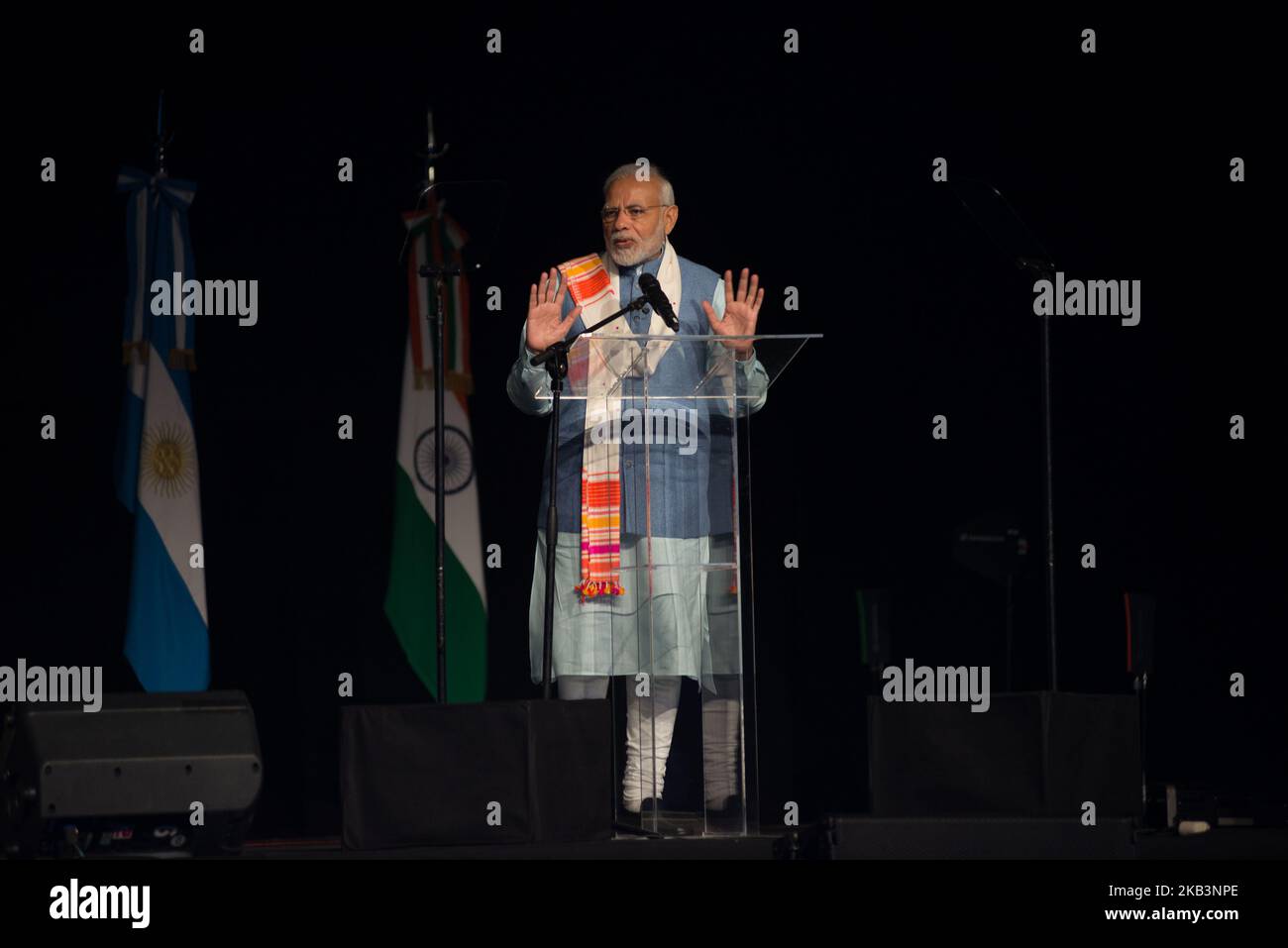 Il primo Ministro indiano Narendra modi durante un evento di Yoga per la Pace al Centro Congressi Rurale di Buenos Aires, Argentina, giovedì 29 novembre 2018. Modi IS e gli altri leader del Gruppo dei 20 Paesi industrializzati si incontreranno a Buenos Aires per due giorni a partire da venerdì. (Foto di Mario De Fina/NurPhoto) Foto Stock