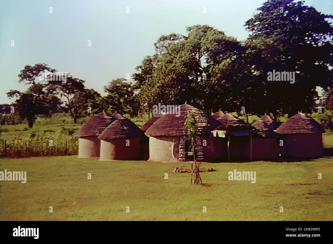 Case tradizionali di Dagomba nella regione settentrionale del Ghana, circa 1959 Foto Stock