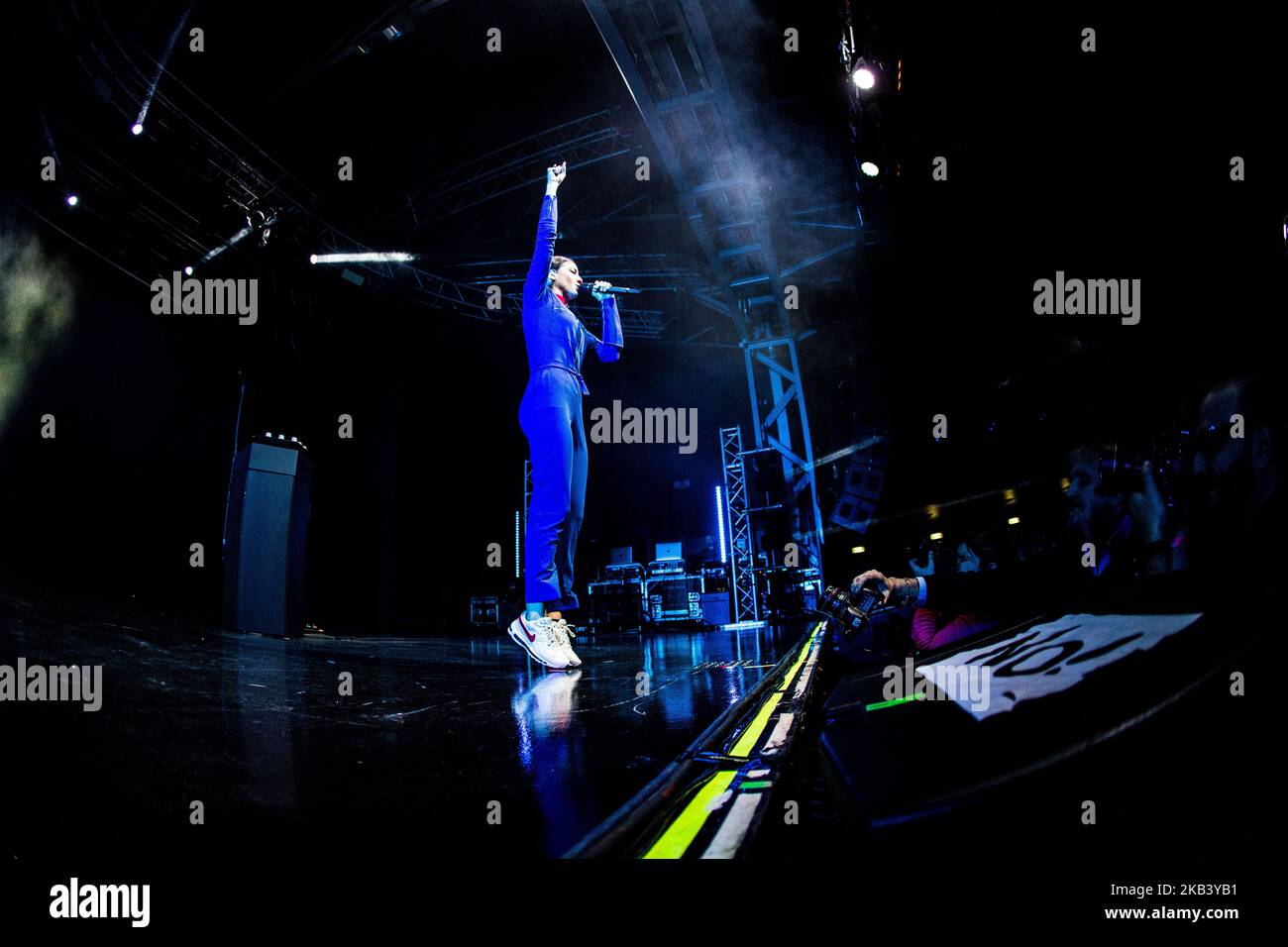 Il cantante e cantautore francese Jain ha suonato dal vivo al Fabrique Club il 8 dicembre 2018 a Milano. (Foto di Roberto Finizio/NurPhoto) Foto Stock