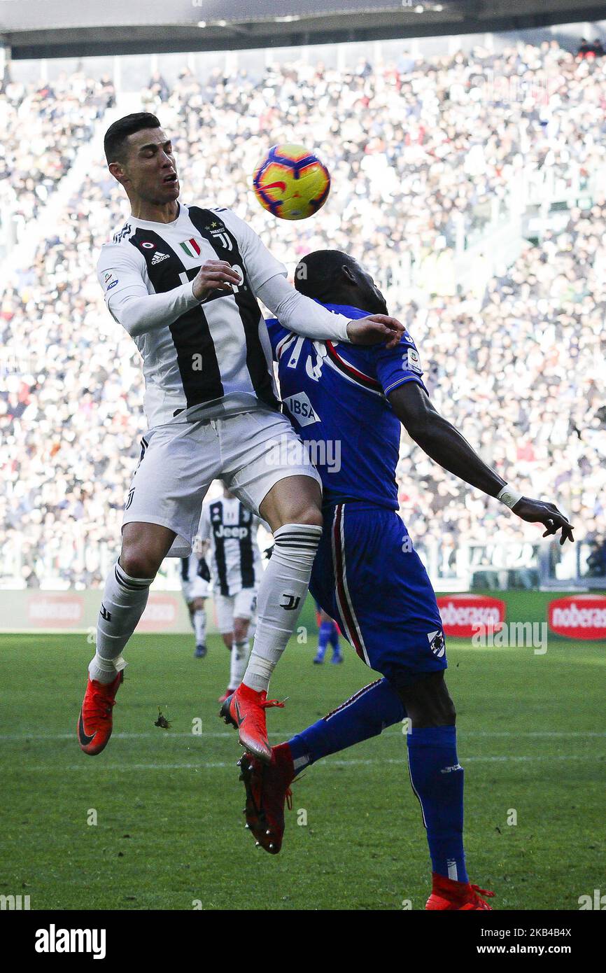 Juventus Forward Cristiano Ronaldo (7) dirige il pallone durante la Serie A Football Match n.19 JUVENTUS - SAMPDORIA il 29/12/2018 allo Stadio Allianz di Torino. (Foto di Matteo Bottanelli/NurPhoto) Foto Stock