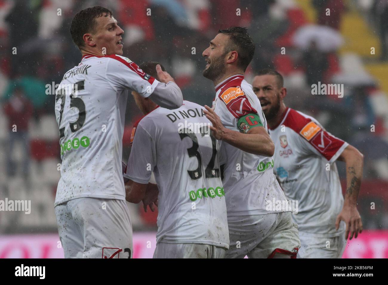 Tobias Pakonik, Giovanni di Noia, Fabrizio poli e Alessio Sabbione durante la Serie B di Carpi e Hellas Verona allo Stadio Sandro Cabassi il 2 febbraio 2019 a Carpi, Italia. (Foto di Emmanuele Ciancaglini/NurPhoto) Foto Stock