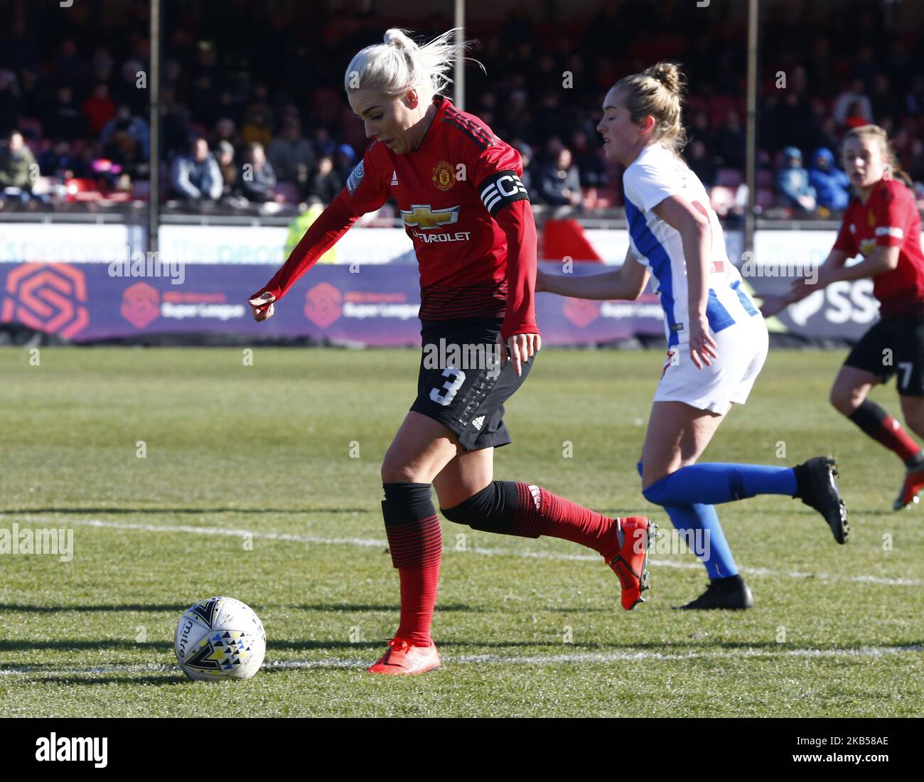 Alex Greenwood di Manchester United Women durante la partita di football SSE Women's fa Cup Fourth Round tra le donne Brighton e Hove Albion e Manchester United Women al People's Pension Stadium, Crawley Town FC il 03 febbraio a Crawley, Inghilterra. (Foto di Action Foto Sport/NurPhoto) Foto Stock