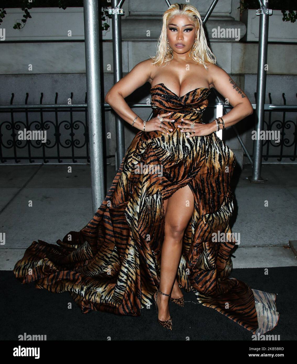 (FILE) Nicki Minaj annuncia la pensione su Twitter. MANHATTAN, NEW YORK CITY, NY, USA - 07 SETTEMBRE: Il rapper Nicki Minaj indossando Alexandre Vauthier arriva all'Harper's BAZAAR Celebration of 'ICONS by Carine Roitfeld' tenutosi presso il Plaza Hotel il 7 settembre 2018 a Manhattan, New York City, New York, Stati Uniti. (Foto di Xavier Collin/Image Press Agency/NurPhoto) Foto Stock