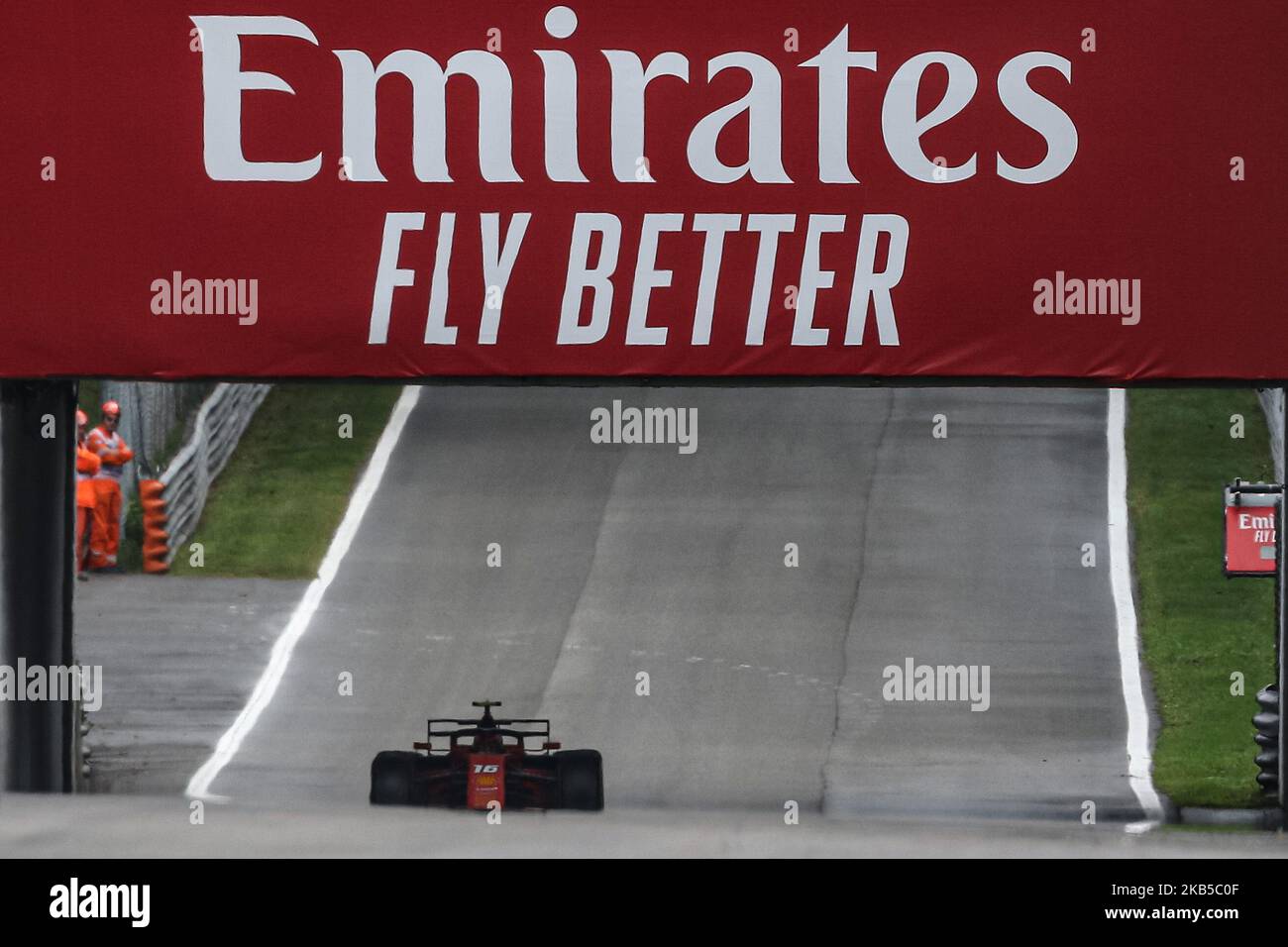 Charles Leclerc guida la (16) Scuderia Ferrari Mission Winnow in pista durante le prove di gara per il Gran Premio d'Italia di Formula uno all'Autodromo di Monza il 6 settembre 2019 a Monza. (Foto di Emmanuele Ciancaglini/NurPhoto) Foto Stock