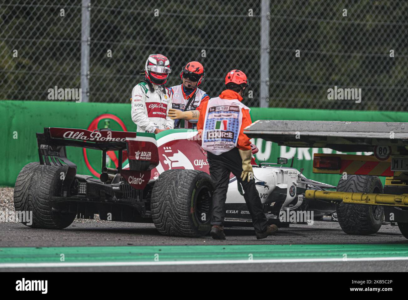 Kimi Rikknen dell'Alfa Romeo Sauber F1 Team fuori pista durante le prove di gara per il Gran Premio d'Italia di Formula uno all'Autodromo di Monza il 6 settembre 2019 a Monza. (Foto di Emmanuele Ciancaglini/NurPhoto) Foto Stock