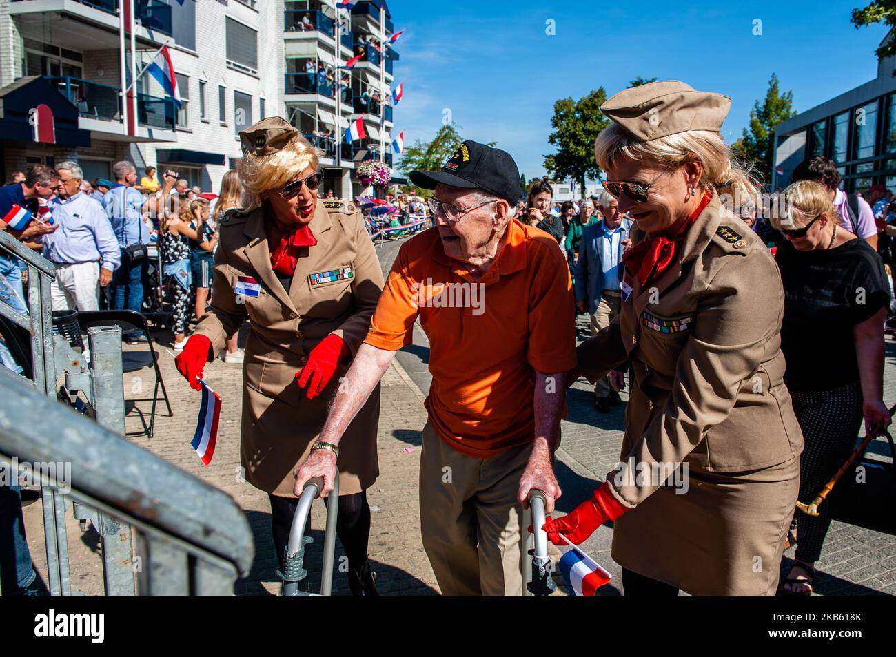 I veterani della seconda guerra mondiale sono visti arrivare all'arrivo della South Route, come parte delle celebrazioni del 75° anniversario di OMG a Veghel, il 14th settembre 2019. (Foto di Romy Arroyo Fernandez/NurPhoto) Foto Stock