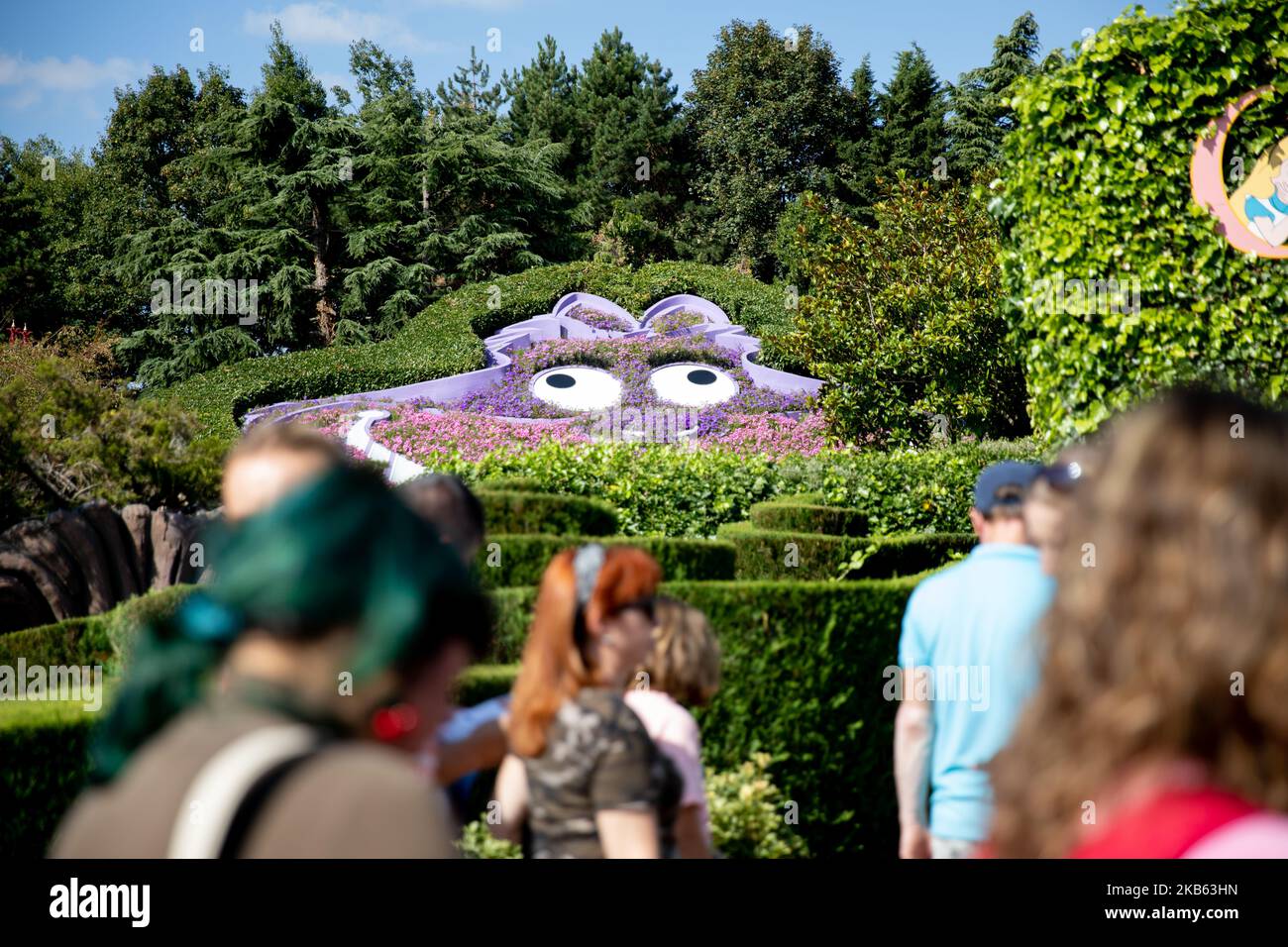 Una veduta del curioso labirinto di Alice a Disneyland Paris, a Parigi, in Francia, il 14 settembre 2019. Disneyland Paris è una delle attrazioni più popolari d'Europa. Nel 2017 Disneyland Paris ha ricevuto 320 milioni di visite dalla sua apertura nel 1992, il 56% delle quali proveniva da fuori della Francia (principalmente Europa). (Foto di Salvatore Romano/NurPhoto) Foto Stock