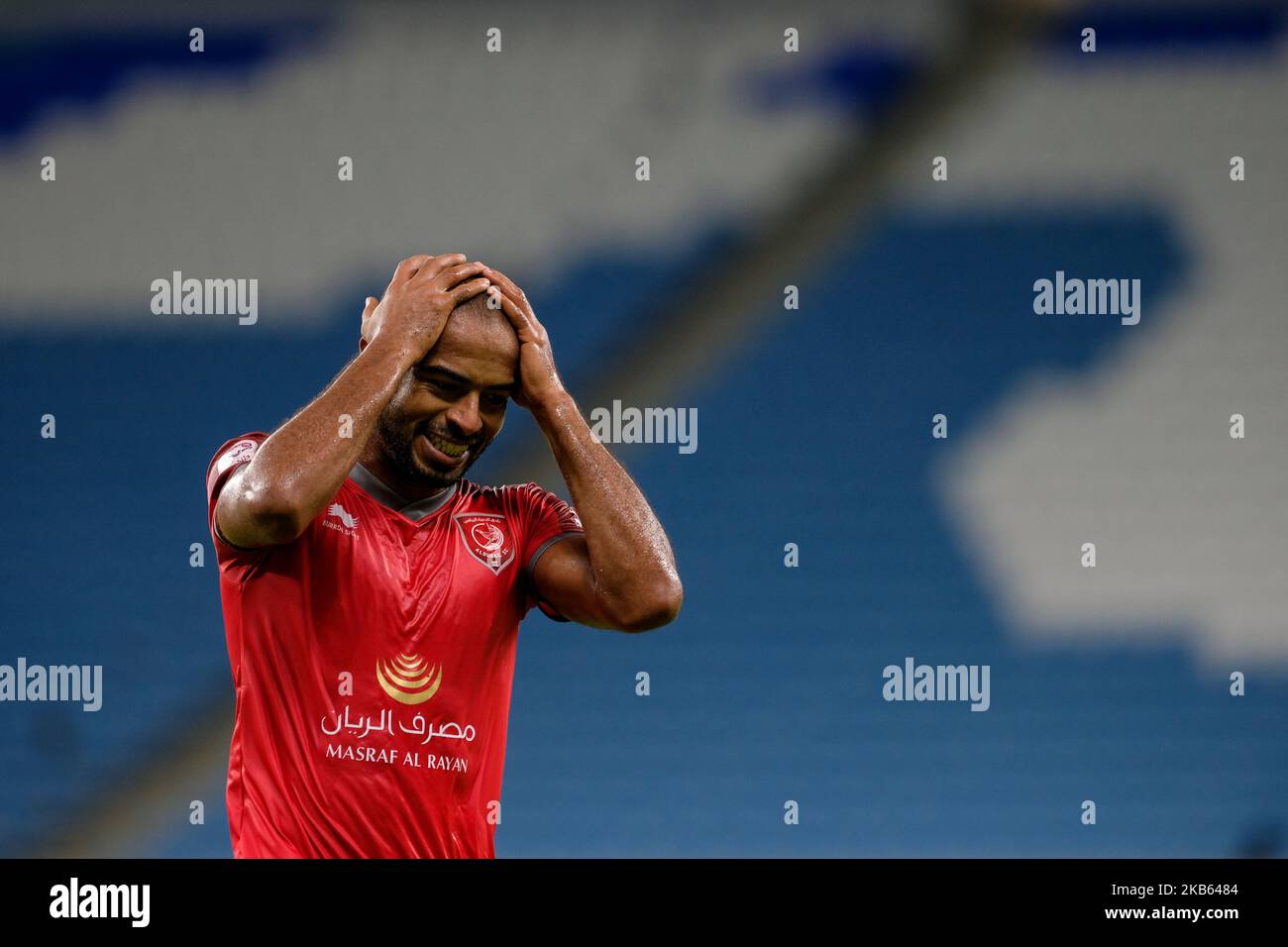 Ali Afif rues un'occasione persa durante al-Duhail 1-1 al Rayyan nella Qatar Stars League il 15 settembre 2019 allo Stadio al Janoub di al Wakrah, Qatar. (Foto di Simon Holmes/NurPhoto) Foto Stock
