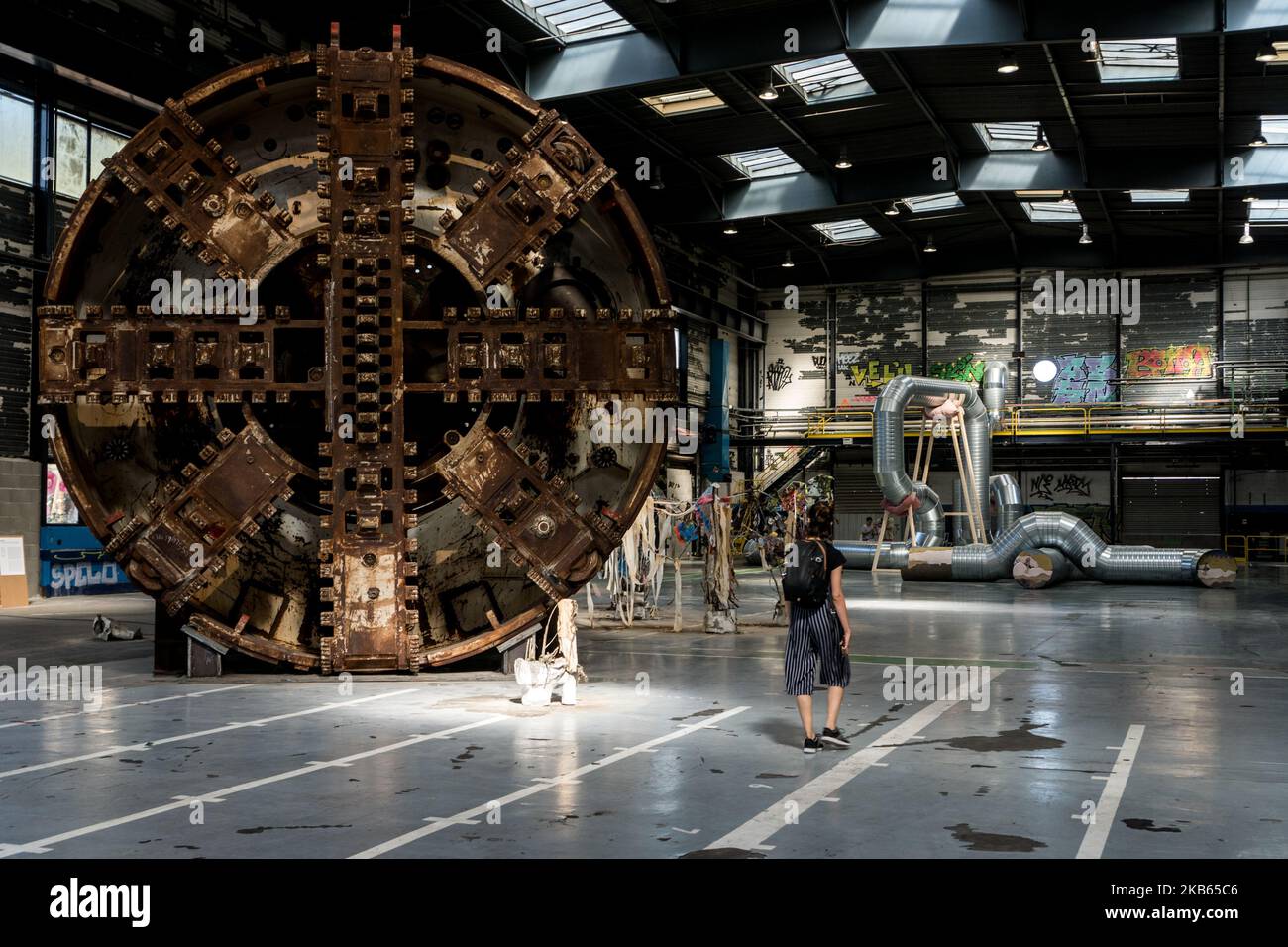 Il Ministro della Cultura Franck Riester visita la mostra alla 15th Biennale di Arte Contemporanea di Lione, Francia, il 17 settembre 2019. (Foto di Nicolas Liponne/NurPhoto) Foto Stock