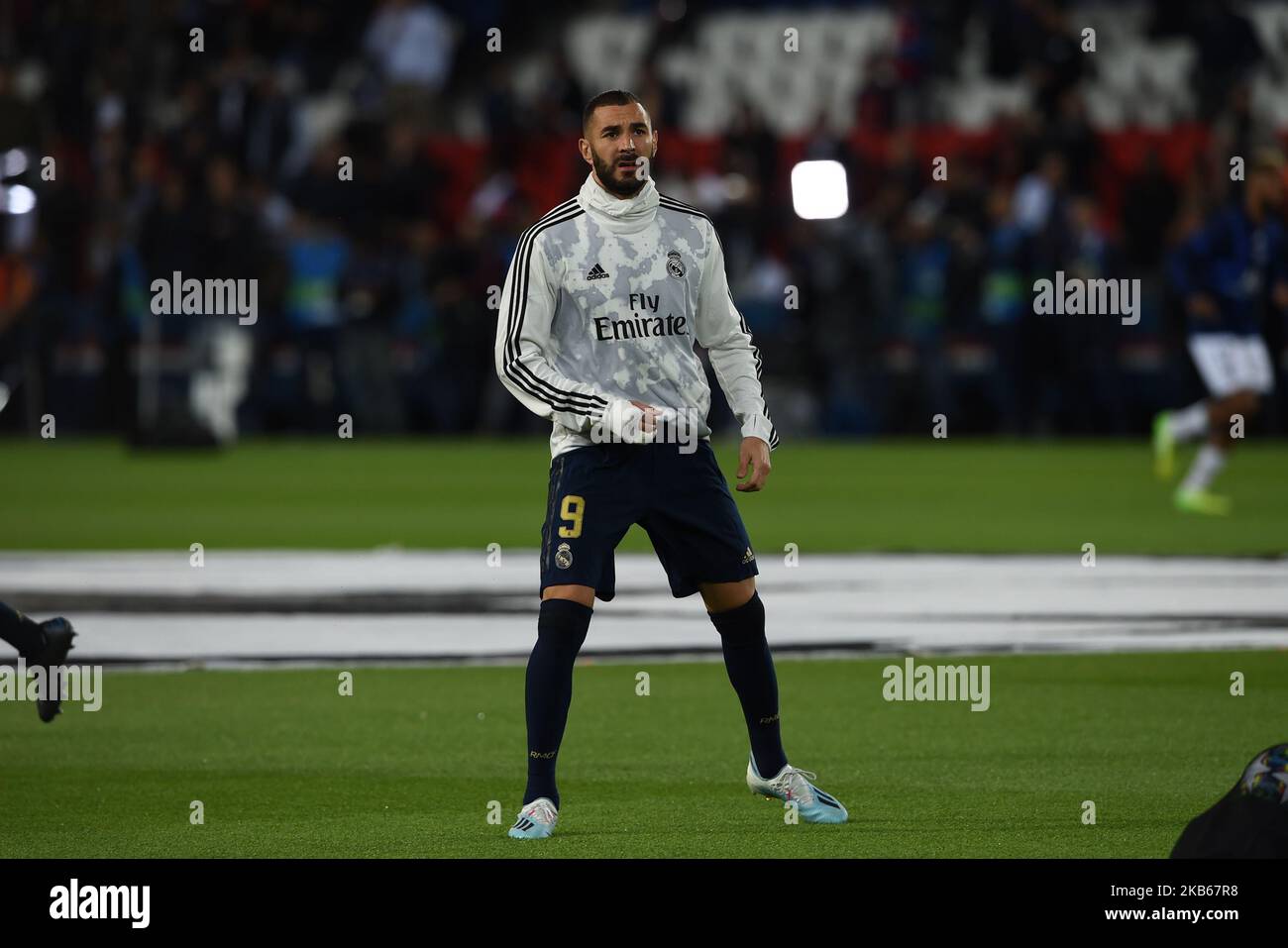 Attaccante francese Karim benzema, nato nel 1987, attaccante del Real Madrid, gioca durante la partita Parigi Saint German - Real Madrid, valida per il primo giorno del round A della stagione Champions League 2020, tenutasi allo stadio 'Parc des Princes' di Parigi, ?le-de-France, France (Foto di Andrea Diodato/NurPhoto) Foto Stock