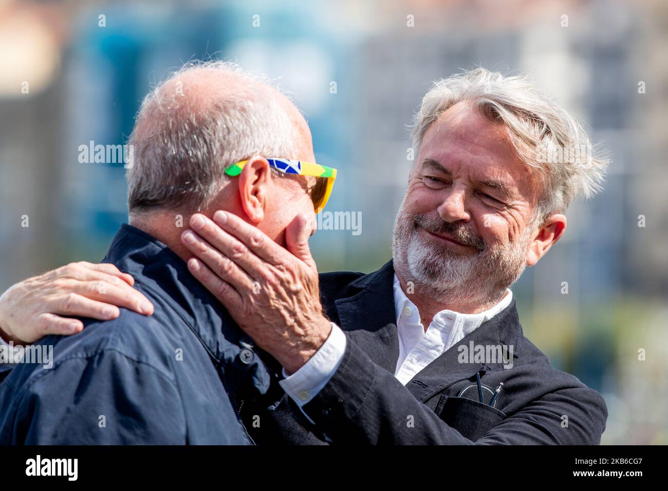 Roger Michell (L) e Sam Neill partecipano al 'Blackbird' Photocall al 67th San Sebastian Film Festival a San Sebastian, Spagna, il 20 settembre 2019. (Foto di Manuel Romano/NurPhoto) Foto Stock