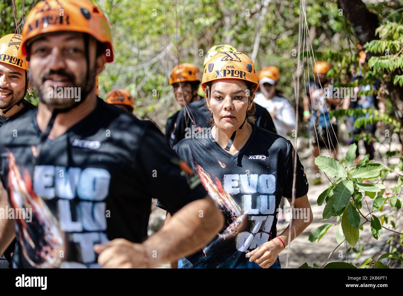 Le persone sono viste partecipare durante la gara di Xplor Bravest Evolution al parco Xcaret il 22 settembre 2019 a Cancun, Messico (Photo by Eyepix/NurPhoto) Foto Stock