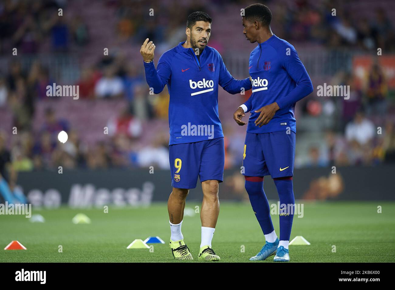 Luis Suarez di Barcellona dà istruzioni Junior Firpo durante la partita Liga tra FC Barcelona e Villarreal CF a Camp Nou il 24 settembre 2019 a Barcellona, Spagna. (Foto di Jose Breton/Pics Action/NurPhoto) Foto Stock