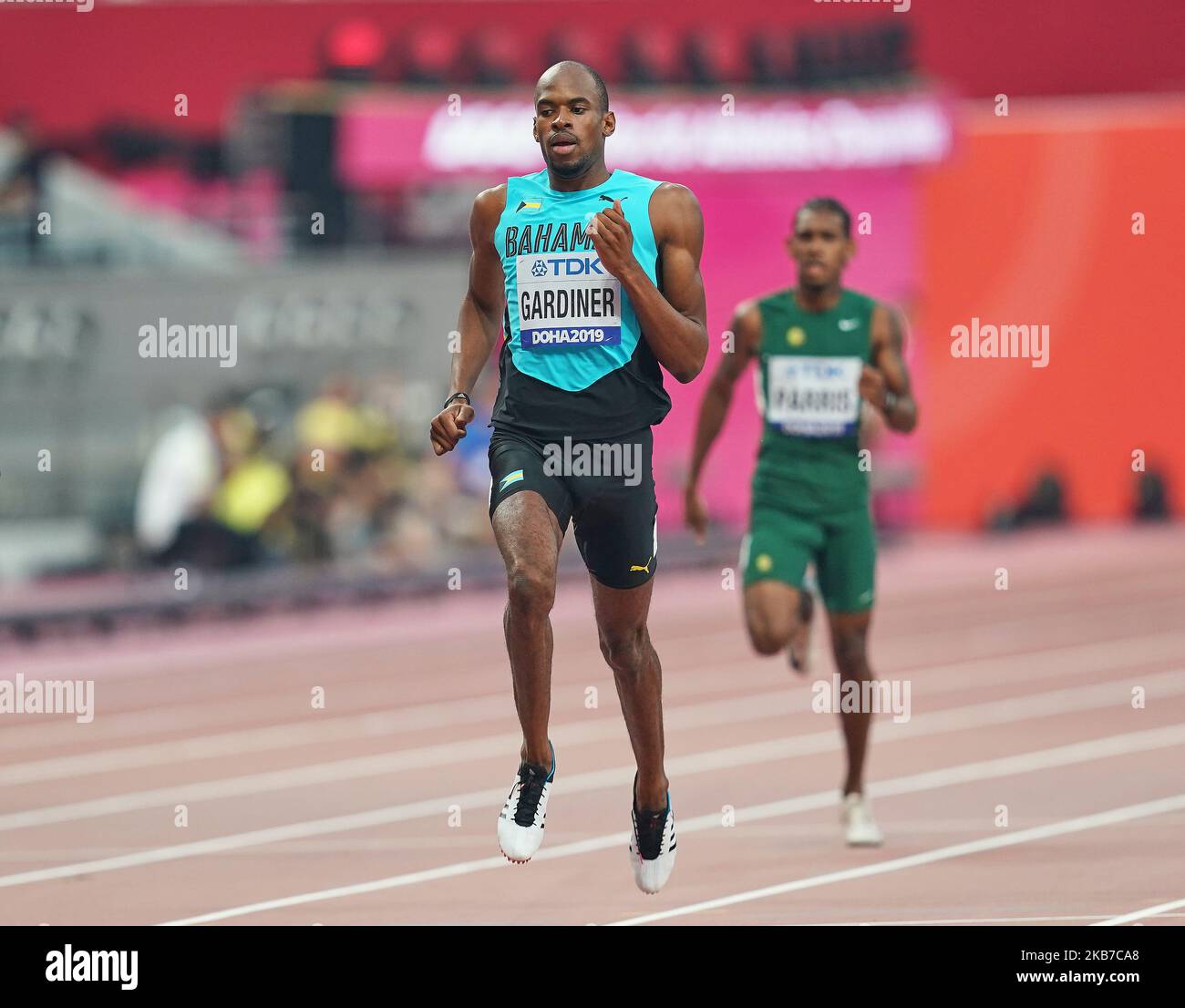 Steven Gardiner delle Bahamas gareggia nei 400 metri per gli uomini durante i Campionati Mondiali di Atletica IAAF 17th allo Stadio Khalifa di Doha, Qatar, il 1 ottobre 2019. (Foto di Ulrik Pedersen/NurPhoto) Foto Stock