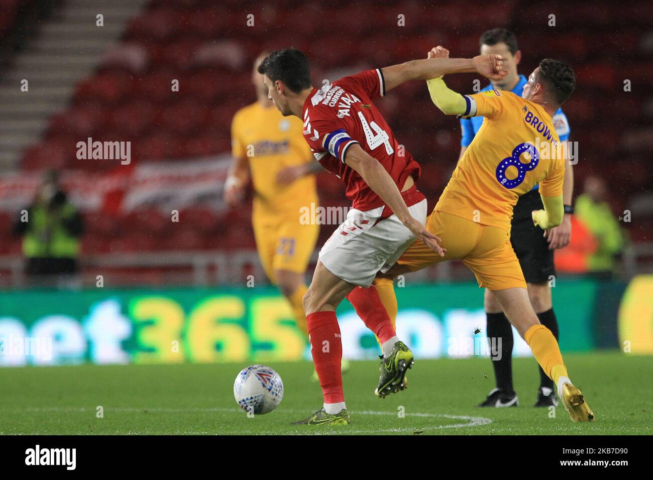 Daniel Ayala di Middlesbrough tiene il 1st ottobre 2019 il primo Alan Browne di Preston North End durante la partita di campionato Sky Bet tra Middlesbrough e Preston North End al Riverside Stadium di Middlesbrough, Regno Unito. (Foto di Mark Fletcher/ MI News/NurPhoto) Foto Stock