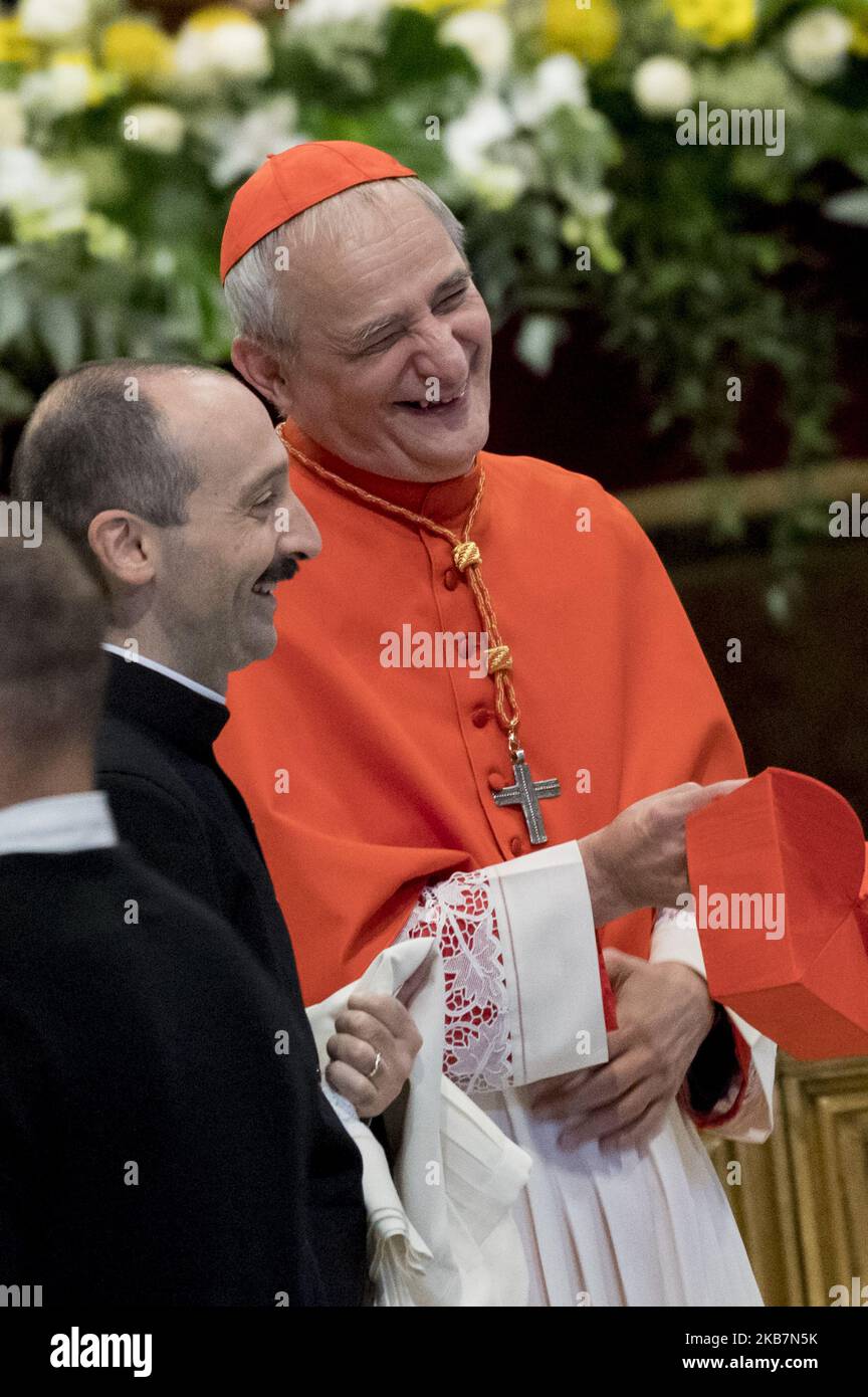 il nuovo cardinale Matteo Maria Zuppi partecipa alla Messa di apertura di Papa Francesco per il sinodo Amazzonico, nella Basilica di San Pietro, in Vaticano, domenica 6 ottobre 2019. (Foto di massimo Valicchia/NurPhoto) Foto Stock