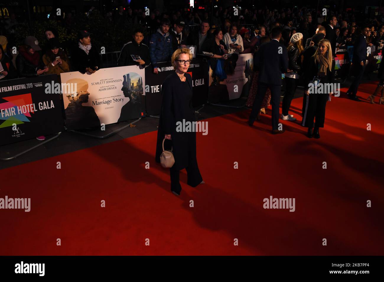 Gillian Anderson partecipa al Marriage Story UK Premiere in occasione del BFI London Film Festival 63rd presso l'Odeon Luxe Leicester Square il 06 ottobre 2019 a Londra, Inghilterra. (Foto di Alberto Pezzali/NurPhoto) Foto Stock