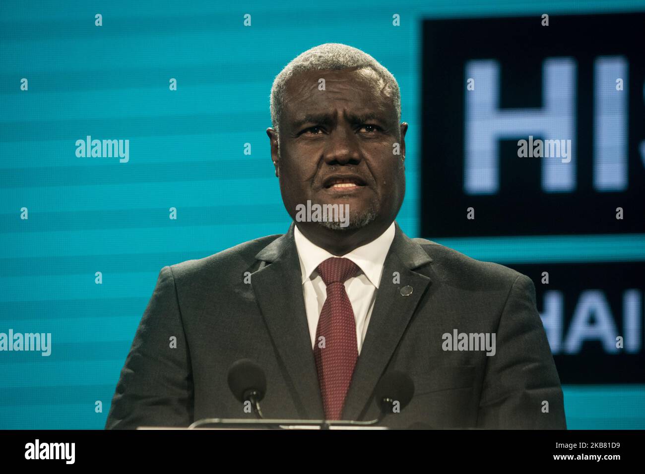 Il Presidente della Commissione dell'Unione Africana Moussa Faki Mahamat ha pronunciato un discorso alla giornata della raccolta fondi alla sesta Conferenza del Fondo Mondiale che si terrà a Lione (Francia) il 10 ottobre 2019. (Foto di Nicolas Liponne/NurPhoto) Foto Stock