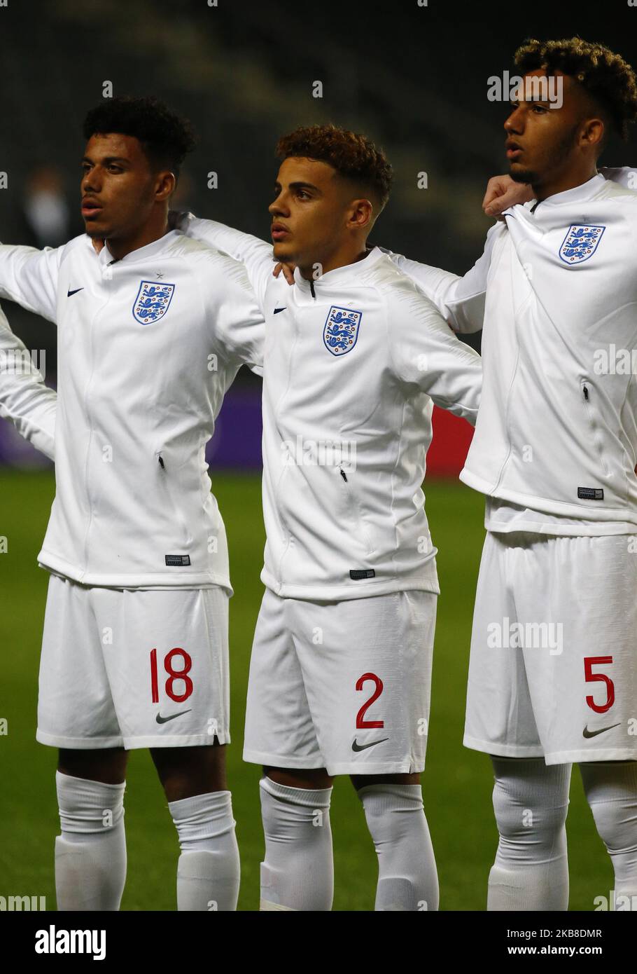 L-R James Justin of England U21s Max Aarons of England U21s and Lloyd Kelly of England U21s during UEFA Under 21 Championship Qualifiers between England Under 21 and Austria Under 21 at Stadium MK in Milton Keynes, England on October 15, 2019 (Photo by Action Foto Sport/NurPhoto) Foto Stock