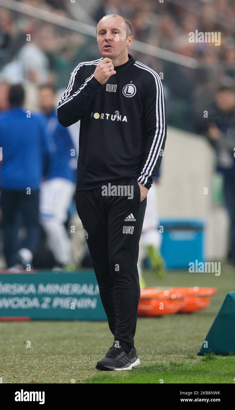 Trener Aleksandar Vukovic (Legia) durante la partita PKO Ekstraklasa tra Legia Varsavia e Lech Poznan, a Varsavia, Polonia, il 19 ottobre 2019. (Foto di Foto Olimpik/NurPhoto) Foto Stock