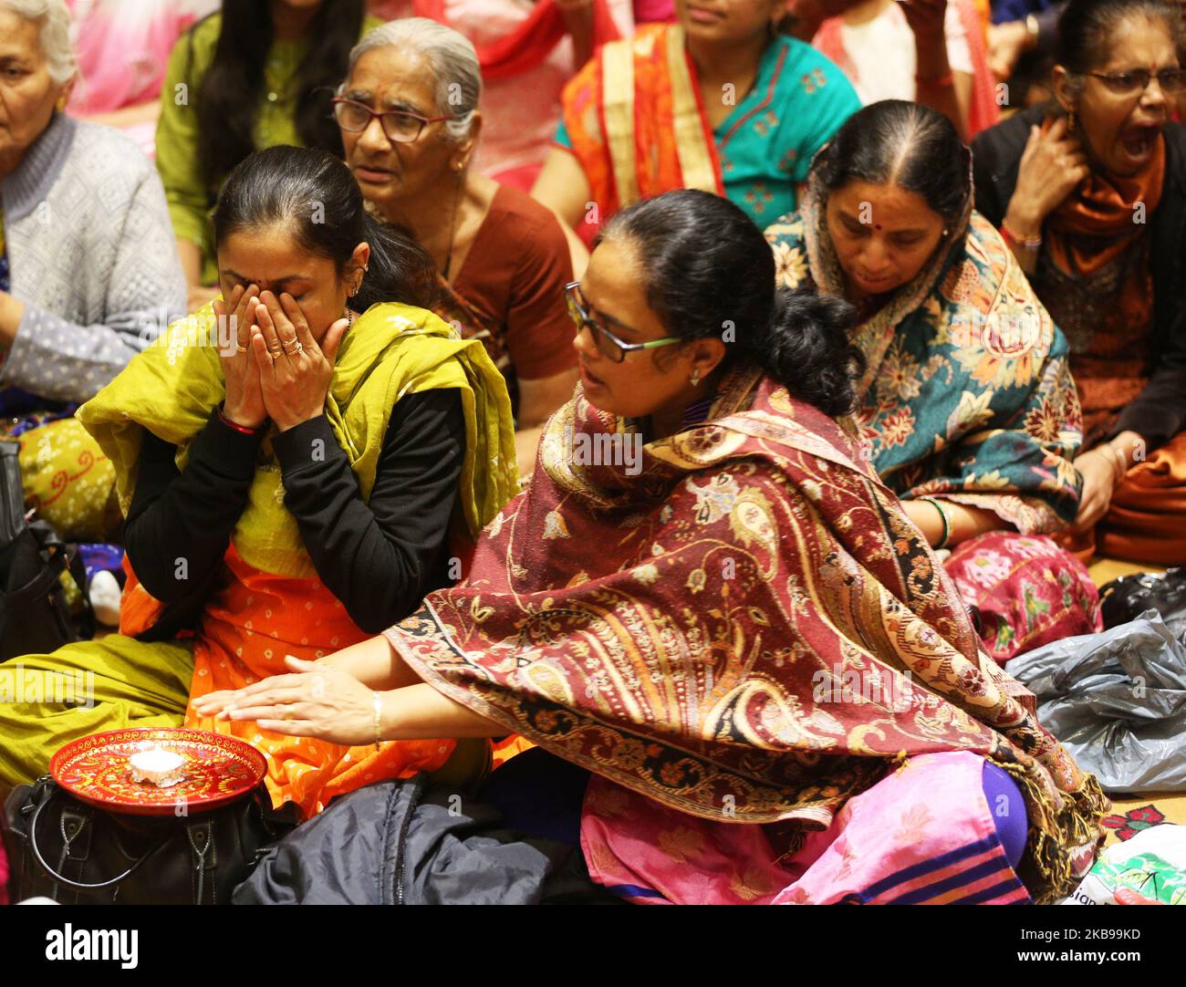 Centinaia di devoti indù eseguono preghiere al BAPS Shri Swaminarayan Mandir in occasione di Sharad Purnima il 13 ottobre 2019 a Toronto, Ontario, Canada. (Foto di Creative Touch Imaging Ltd./NurPhoto) Foto Stock